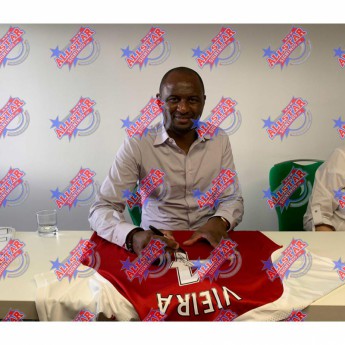 Легенди фланелка с рамка Arsenal FC Henry, Bergkamp, Pires & Vieira Signed Shirt (Quad Framed)