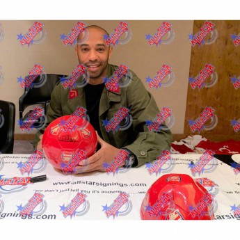 Легенди футболна топка Arsenal FC Henry Signed Football (Framed)