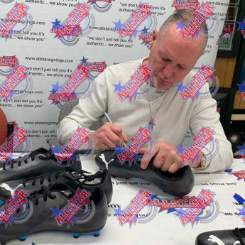 Легенди футболна обувка с рамка Gascoigne Signed Boot (Framed) Rangers