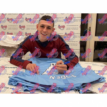 Легенди фланелка с рамка De Bruyne and Foden 2019-20 Signed Shirts (Dual Framed)