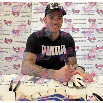 Легенди ръкавица с рамка Manchester City FC Ederson Signed Glove (Framed)