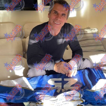 Легенди футболна фланелка Chelsea FC 1998 UEFA Cup Winners Cup Final Zola Signed Shirt