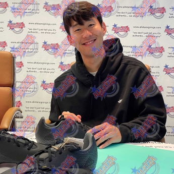 Легенди футболна обувка с рамка Totenham Hotspur FC Son Signed Boot (Framed)