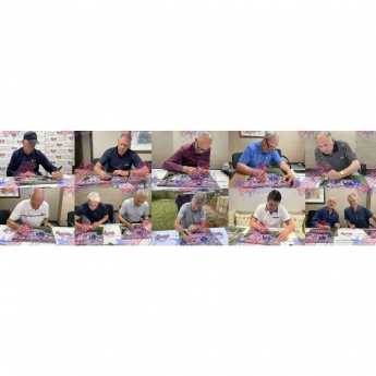 Легенди фланелка с рамка Aston Villa FC 1982 European Cup Final Signed Shirt (Framed)