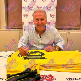 Легенди футболна фланелка Brasil 1982 Zico Signed Shirt
