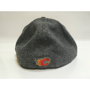 Calgary Flames шапка с козирка flat Varsity Flex Hat
