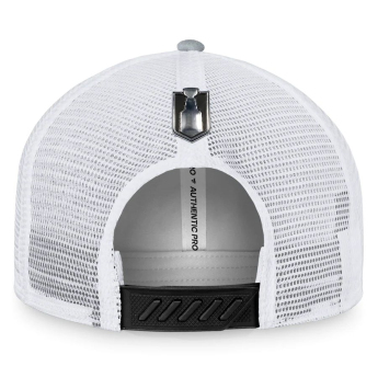 Colorado Avalanche баскетболна шапка с козирка 2022 Stanley Cup Champions Locker Room Trucker Adjustable