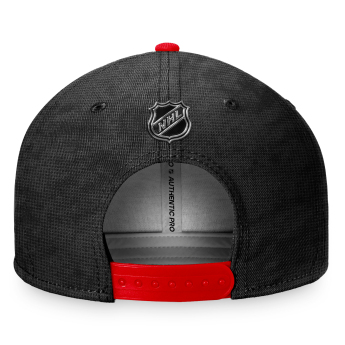 Chicago Blackhawks шапка с козирка flat Black-Athletic Red