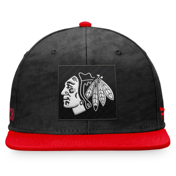 Chicago Blackhawks шапка с козирка flat Black-Athletic Red