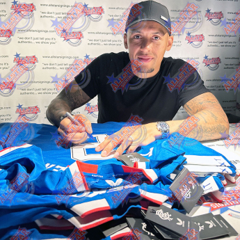 Легенди фланелка с рамка Rangers FC 2022-2023 Tavernier Signed Shirt (Framed)