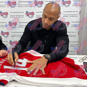 Легенди фланелки с рамка Arsenal FC 2020-2021 Bergkamp & Henry Signed Shirts (Dual Framed)