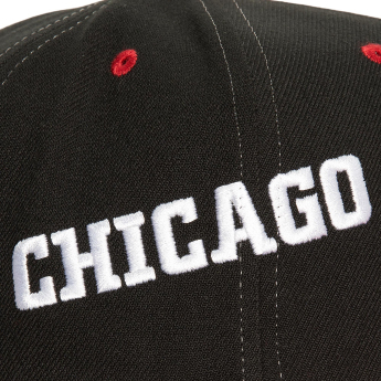 Chicago Blackhawks шапка с козирка flat Overbite Pro Snapback