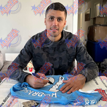 Легенди фланелки с рамка Manchester City FC 2021-2022 Rodri & Gundogan Signed Shirts & Medal (Dual Framed)