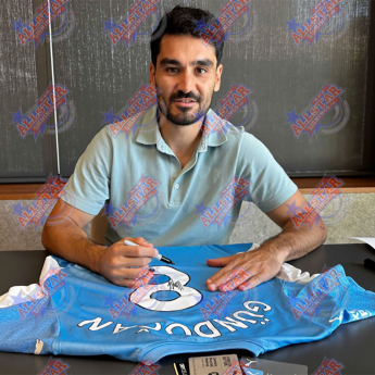 Легенди фланелки с рамка Manchester City FC 2021-2022 Rodri & Gundogan Signed Shirts & Medal (Dual Framed)