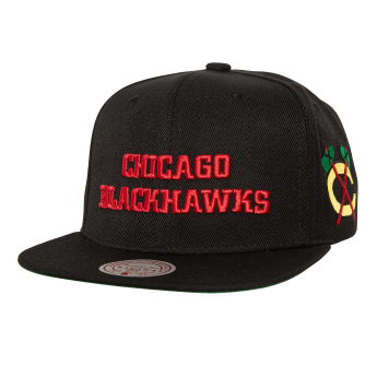 Chicago Blackhawks шапка с козирка flat NHL Triple Play Snapback