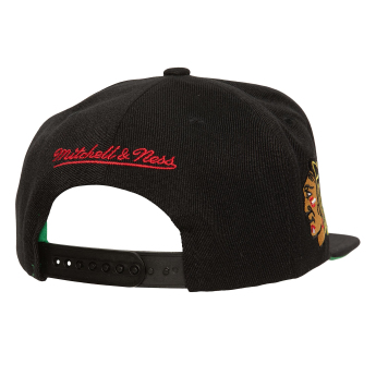 Chicago Blackhawks шапка с козирка flat NHL Triple Play Snapback