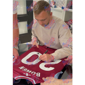 Легенди фланелка с рамка 2023-2024 Bowen Signed Shirt (Framed)