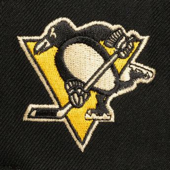 Pittsburgh Penguins шапка с козирка flat Cream Script Snapback black