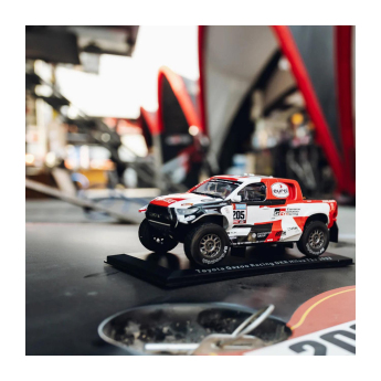 Toyota Gazoo Racing модел 1/24 DAKAR Hilux T1+