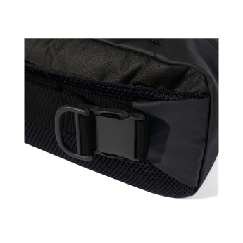 Mercedes AMG Petronas чантичка Sling F1 Team 2025