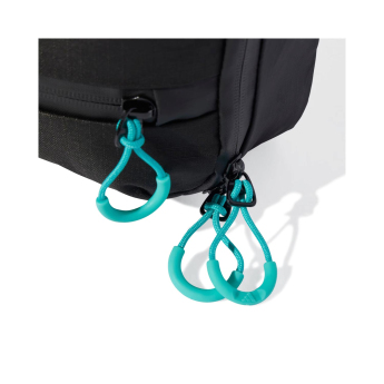 Mercedes AMG Petronas чантичка Sling F1 Team 2025