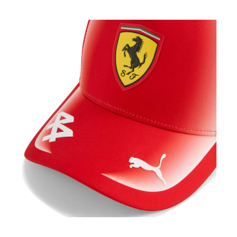 Ferrari баскетболна шапка с козирка Lewis Hamilton #44 Trucker red F1 Team 2026