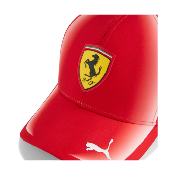 Ferrari детска бейзболна шапка с козирка official Teamline Replica F1 Team 2026