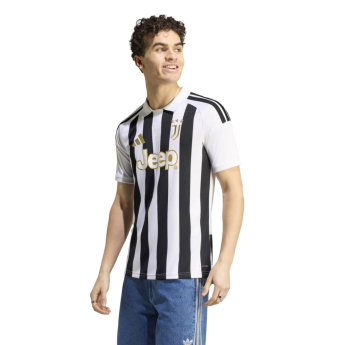 Juventus FC футболна фланелка 26/27 home