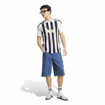 Juventus FC футболна фланелка 26/27 home