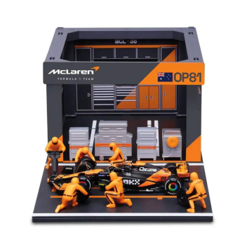 Модели на автомобили и мотоциклети модел 1/43 McLaren F1 Oscar Piastri with a model of the box