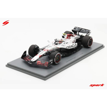 Модели на автомобили и мотоциклети модел 1/18 Oracle Red Bull Racing RB21 Yuki Tsunoda Japanese GP 2025