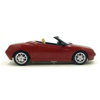 Модели на автомобили и мотоциклети модел 1/18 Alfa Romeo Spider 1999 red