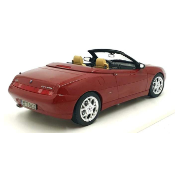 Модели на автомобили и мотоциклети модел 1/18 Alfa Romeo Spider 1999 red