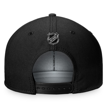 Chicago Blackhawks шапка с козирка flat Authentic Pro Prime Flat Brim Snapback black