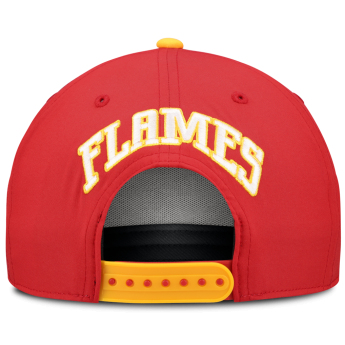 Calgary Flames баскетболна шапка с козирка NHL On Stage Podium Draft A-Frame Adjustable