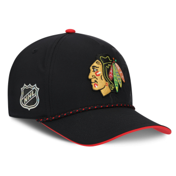 Chicago Blackhawks баскетболна шапка с козирка NHL On Stage Podium Draft A-Frame Adjustable