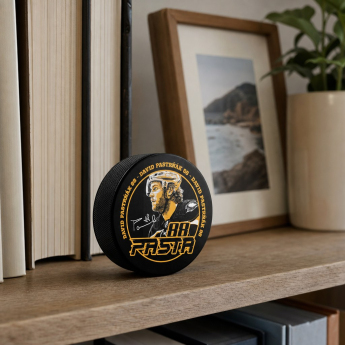Boston Bruins шайба David Pastrňák #88 PASTA 88 Exclusive Collection