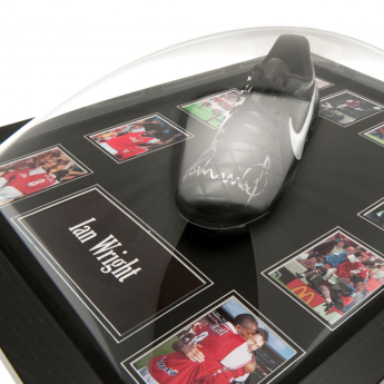 Легенди футболни обувки с рамка FC Arsenal Wright Signed Boot (Framed)