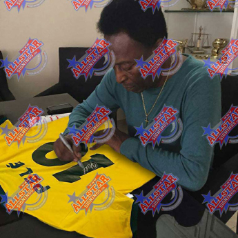 Легенди фланелка с рамка Brasil 1970 Pele Signed Shirt (Framed)