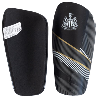 Newcastle United детски протектори Black fuse design - 7 to 9 years (120cm)