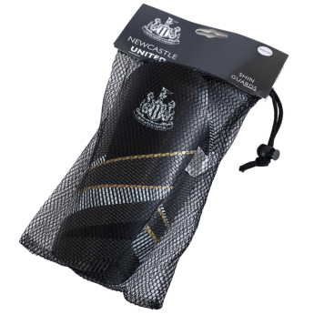 Newcastle United детски протектори Black fuse design - 10 to 12 years (160cm)