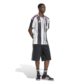 Juventus FC футболна фланелка 25/26 home