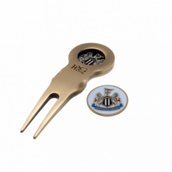 Newcastle United комплект перфоратор и маркери Divot Tool & Marker