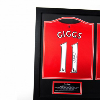 Легенди фланелка с рамка Manchester United Giggs & Scholes Signed Shirts (Dual Framed)