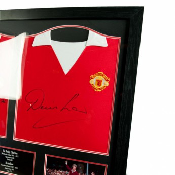 Легенди фланелка с рамка Manchester United Charlton & Law Signed Shirts (Dual Framed)