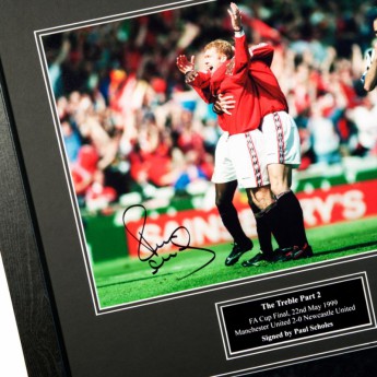 Легенди картина в рамка Manchester United Treble Winners Signed Framed Prints