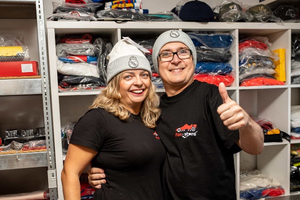 Хората зад онлайн магазина Fan-Store